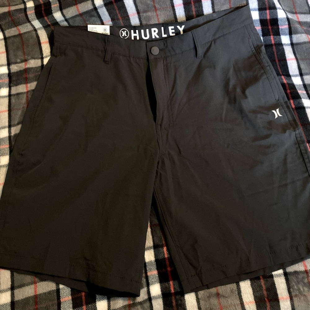 NWT Men’s Hurley Walkabout black shorts. Size 36